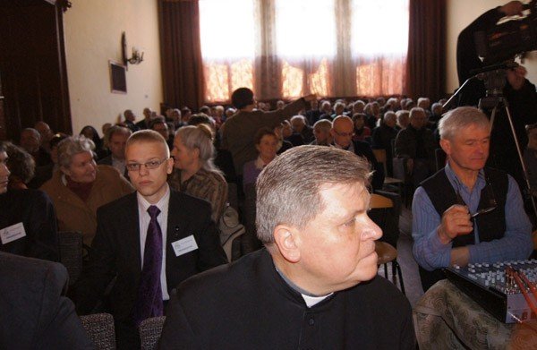 rozpamietywali-smolensk-2010-w-domu-katechetycznym-33331