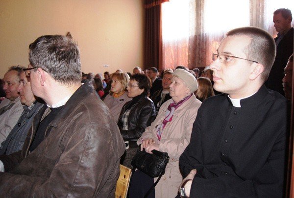 rozpamietywali-smolensk-2010-w-domu-katechetycznym-33331