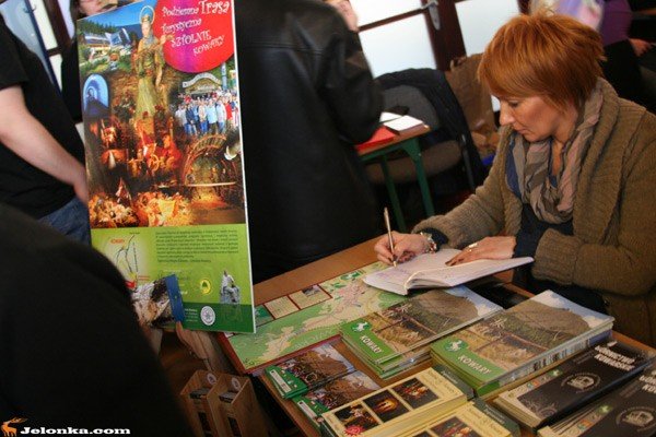 tumy-na-targach-pracy-i-edukacji-33333