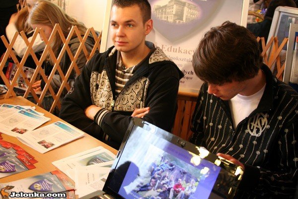 tumy-na-targach-pracy-i-edukacji-33333