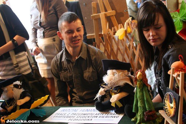 tumy-na-targach-pracy-i-edukacji-33333