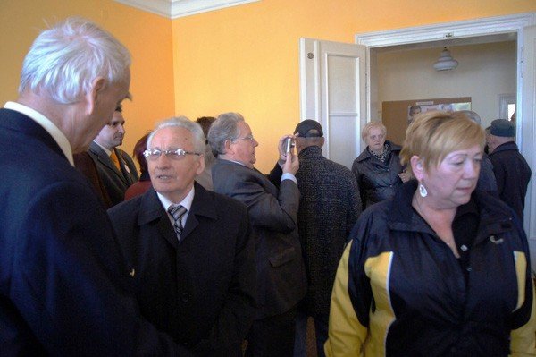 tablica-pamieci-jerzego-szmajdzinskiego-odsonieta-o-841-pod-siedziba-sld-33347