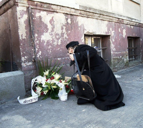 tablica-pamieci-jerzego-szmajdzinskiego-odsonieta-o-841-pod-siedziba-sld-33347
