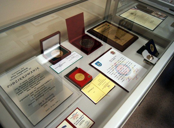 zostawili-testament-dla-politykow-in-memoriam-w-ksiaznicy-33360