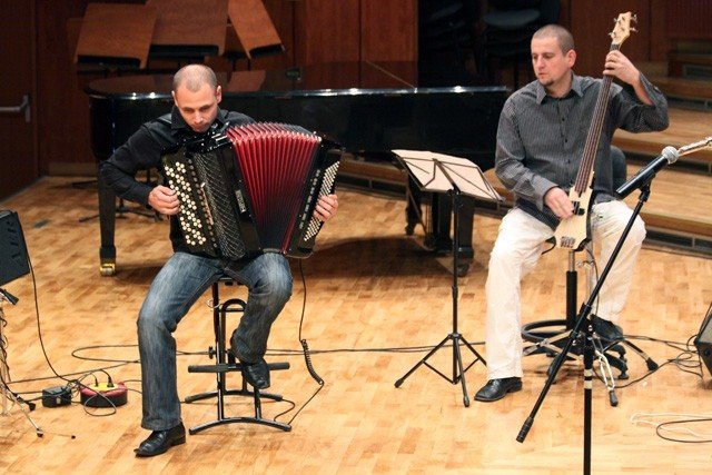 Marcin Wyrostek grał też podczas koncertu finałowego IV Transgranicznego Przeglądu Muzyki Popularnej i Rozrywkowej w październiku 2008 roku. Wówczas jeszcze nie był tak znanym akordeonistą….