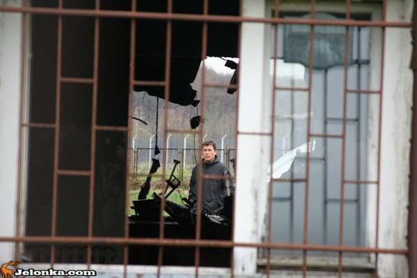 wypadek-samolotu-przy-jeleniogorskim-lotnisku-pilot-zgina-33447