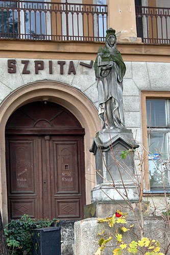 Figura św. Jadwigi i fasada budynku muszą zostać zachowane – to wymóg konserwatora zabytków.