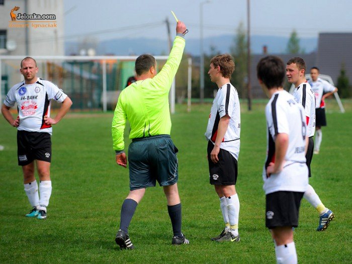 pub-gol-podcia-orowi-skrzyda-33478