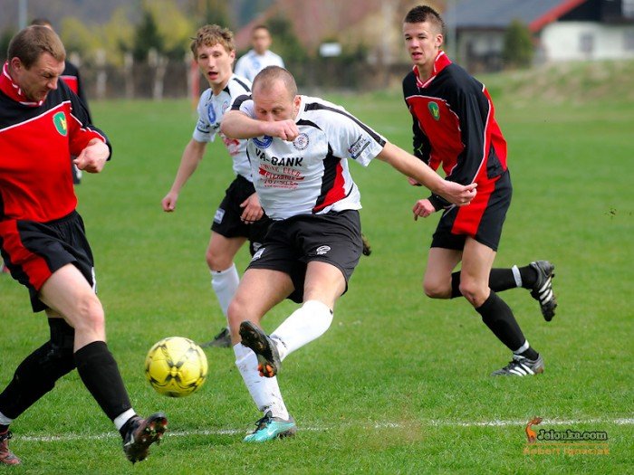 pub-gol-podcia-orowi-skrzyda-33478