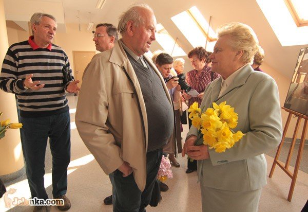 ludzie-w-drzewa-wcieleni-na-fotografiach-33535