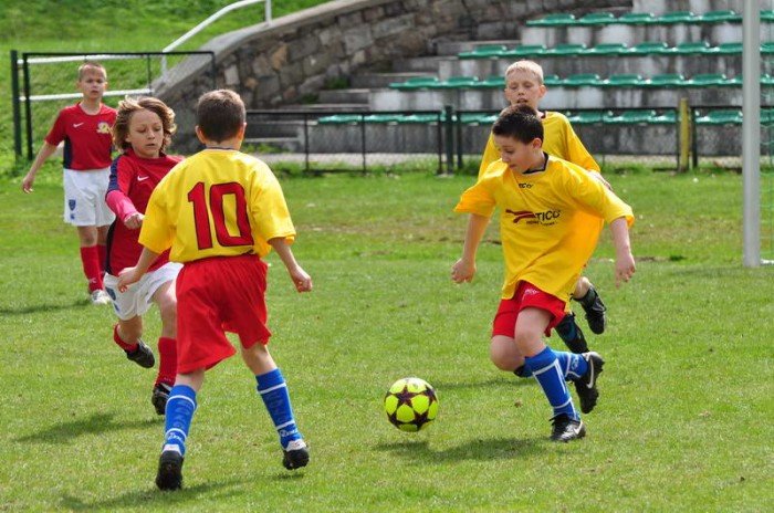 zdecydowany-zwyciestwo-uksu-mosu-karkonosze-i-bilans-bramkowy-240-33539