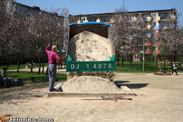 place-zabaw-na-celowniku-i-bez-dymka-33547