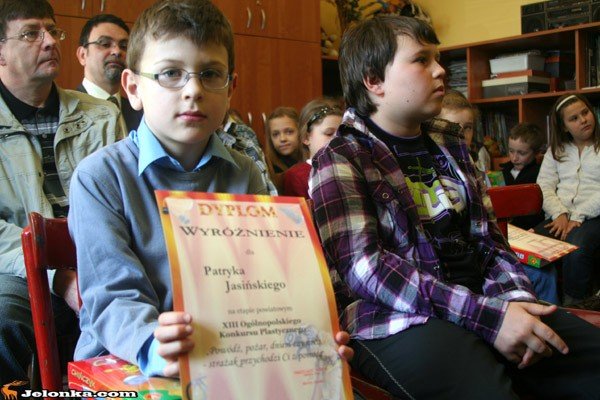 pedzlem-i-kredkami-o-pracy-strazakow-33553