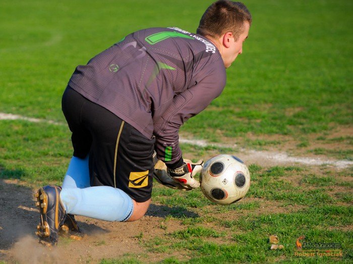 pub-gol-po-nerwowym-meczu-tylko-remisuje-33593