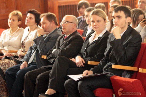 nikt-juz-ich-nie-bedzie-prowadzi-za-reke-maturzysci-pozegnani-33668