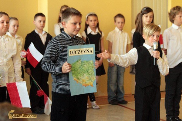 biaoczerwone-swieto-trzecioklasisci-o-trzecim-maja-33675