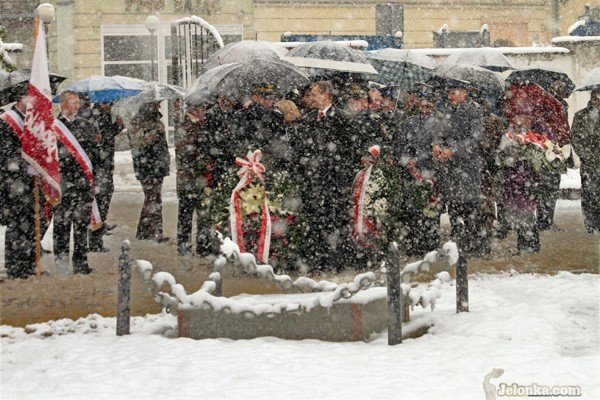 ciesz-sie-matko-polsko-swieto-konstytucji-w-bieli-sniegu-33724