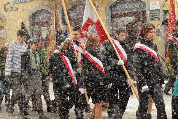 ciesz-sie-matko-polsko-swieto-konstytucji-w-bieli-sniegu-33724