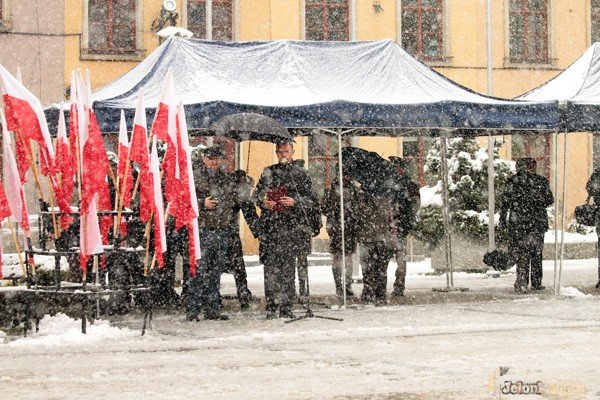 ciesz-sie-matko-polsko-swieto-konstytucji-w-bieli-sniegu-33724