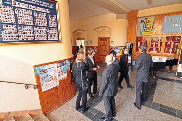 po-maturze-z-polskiego-z-granica-i-poezja-marzen-i-rzeczywistosci-33742