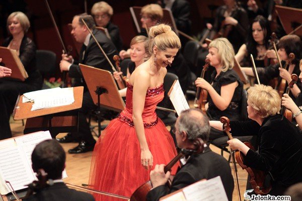 wiedenska-gala-wino-kobiety-i-spiew-w-filharmonii-dolnoslaskiej-33748