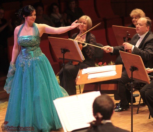 wiedenska-gala-wino-kobiety-i-spiew-w-filharmonii-dolnoslaskiej-33748