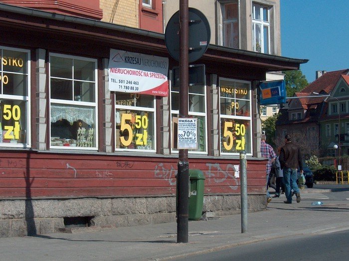 obwiesili-miasto-nielegalnymi-reklamami-33807