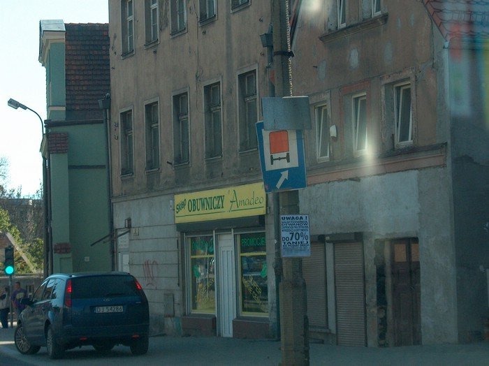obwiesili-miasto-nielegalnymi-reklamami-33807