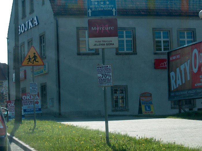 obwiesili-miasto-nielegalnymi-reklamami-33807