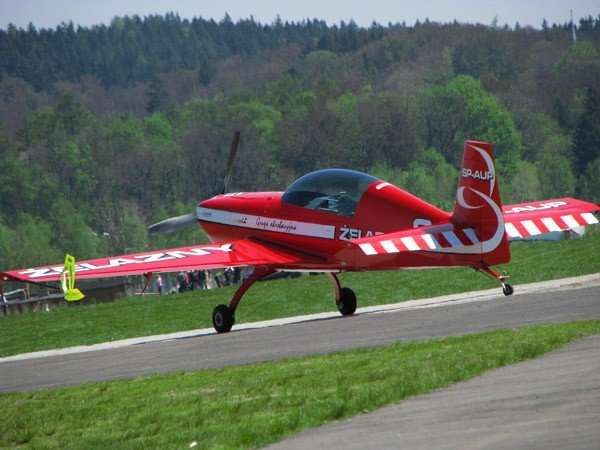powietrzne-ewolucje-zelaznego-ze-starosta-na-pokadzie-33808