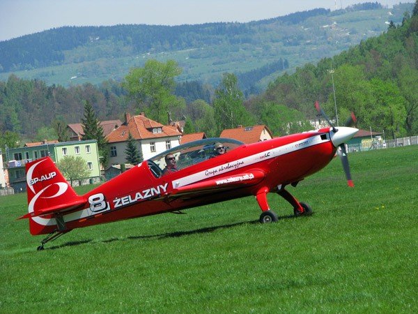 powietrzne-ewolucje-zelaznego-ze-starosta-na-pokadzie-33808