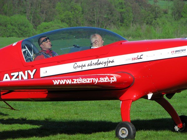 powietrzne-ewolucje-zelaznego-ze-starosta-na-pokadzie-33808