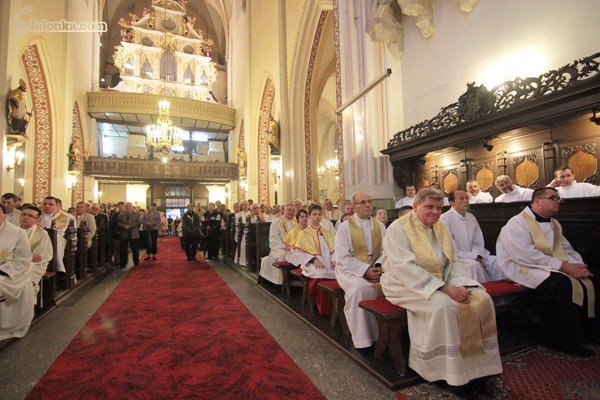 stay-otarz-poswiecony-w-kapanski-jubileusz-33896