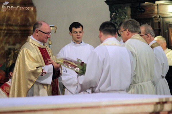 stay-otarz-poswiecony-w-kapanski-jubileusz-33896