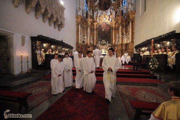 stay-otarz-poswiecony-w-kapanski-jubileusz-33896