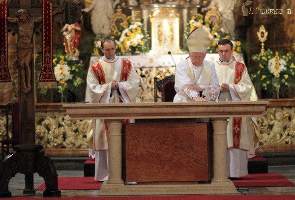 stay-otarz-poswiecony-w-kapanski-jubileusz-33896
