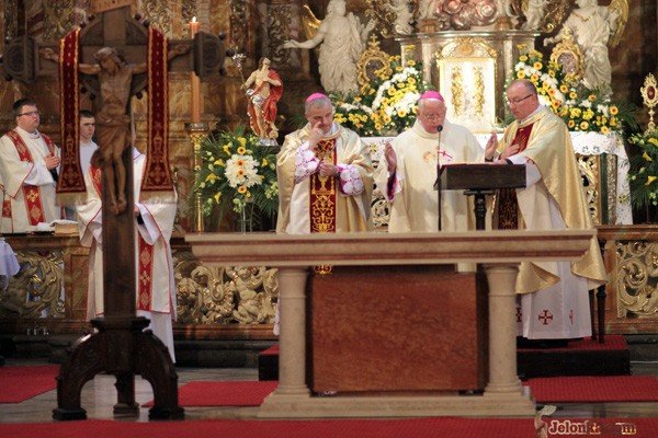 stay-otarz-poswiecony-w-kapanski-jubileusz-33896