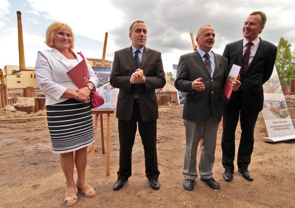 marszaek-sejmu-i-wadze-wojewodztwa-z-gospodarska-wizyta-w-cieplicach-33964