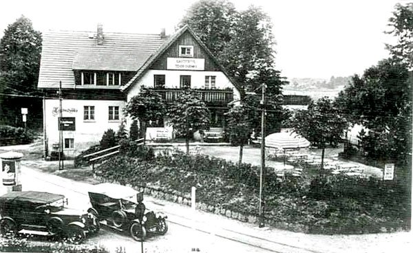 Restauracja Teichschaenke – dziś „Nad Stawami”. Widać tramwajowe szyny.