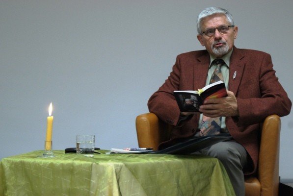 zar-zmierzchu-czyli-chwytaj-dzien-garsciami-34009