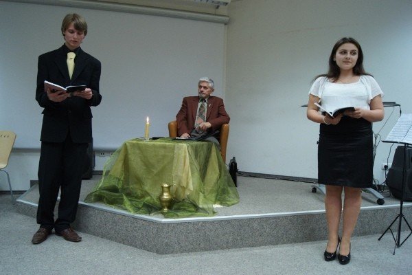 zar-zmierzchu-czyli-chwytaj-dzien-garsciami-34009