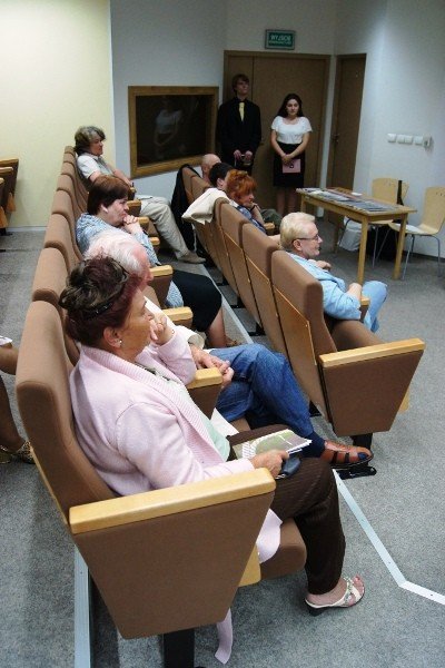 zar-zmierzchu-czyli-chwytaj-dzien-garsciami-34009
