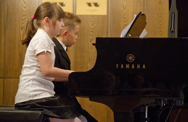 fortepianowe-zmagania-na-cztery-rece-34058