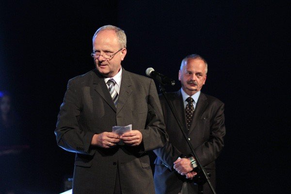 bo-to-sie-zwykle-tak-zaczyna-sala-jck-otwarta-34068