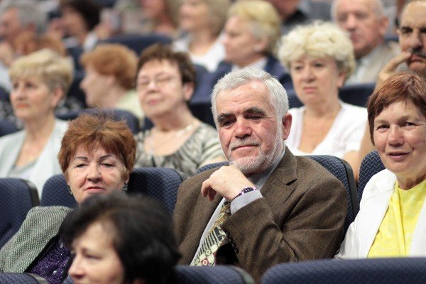 bo-to-sie-zwykle-tak-zaczyna-sala-jck-otwarta-34068