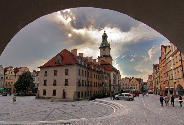 Wśród obiektów poddanych termomodernizacji ma być część ratusza.