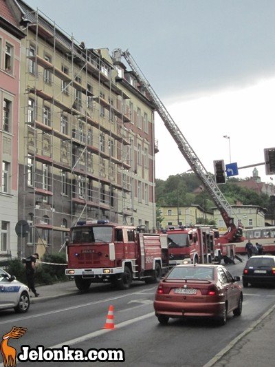 pona-dach-kamienicy-przy-ulicy-zotniczej-34158