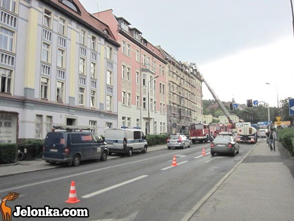 pona-dach-kamienicy-przy-ulicy-zotniczej-34158
