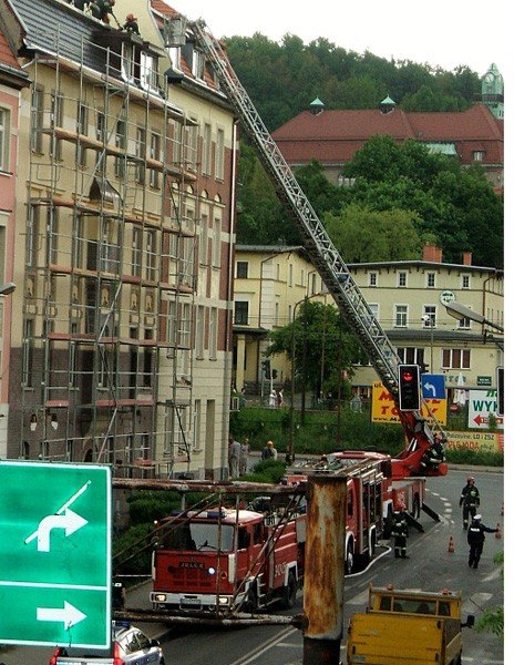 pona-dach-kamienicy-przy-ulicy-zotniczej-34158