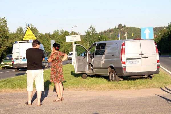 potracenie-na-rogatkach-rowerzysta-pod-koami-34213